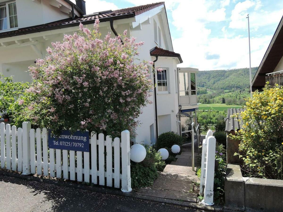 Apartamento Haus Eisele Bad Urach Exterior foto