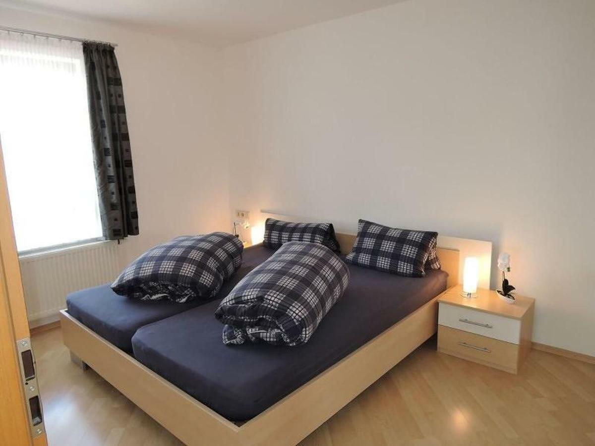 Apartamento Haus Eisele Bad Urach Exterior foto
